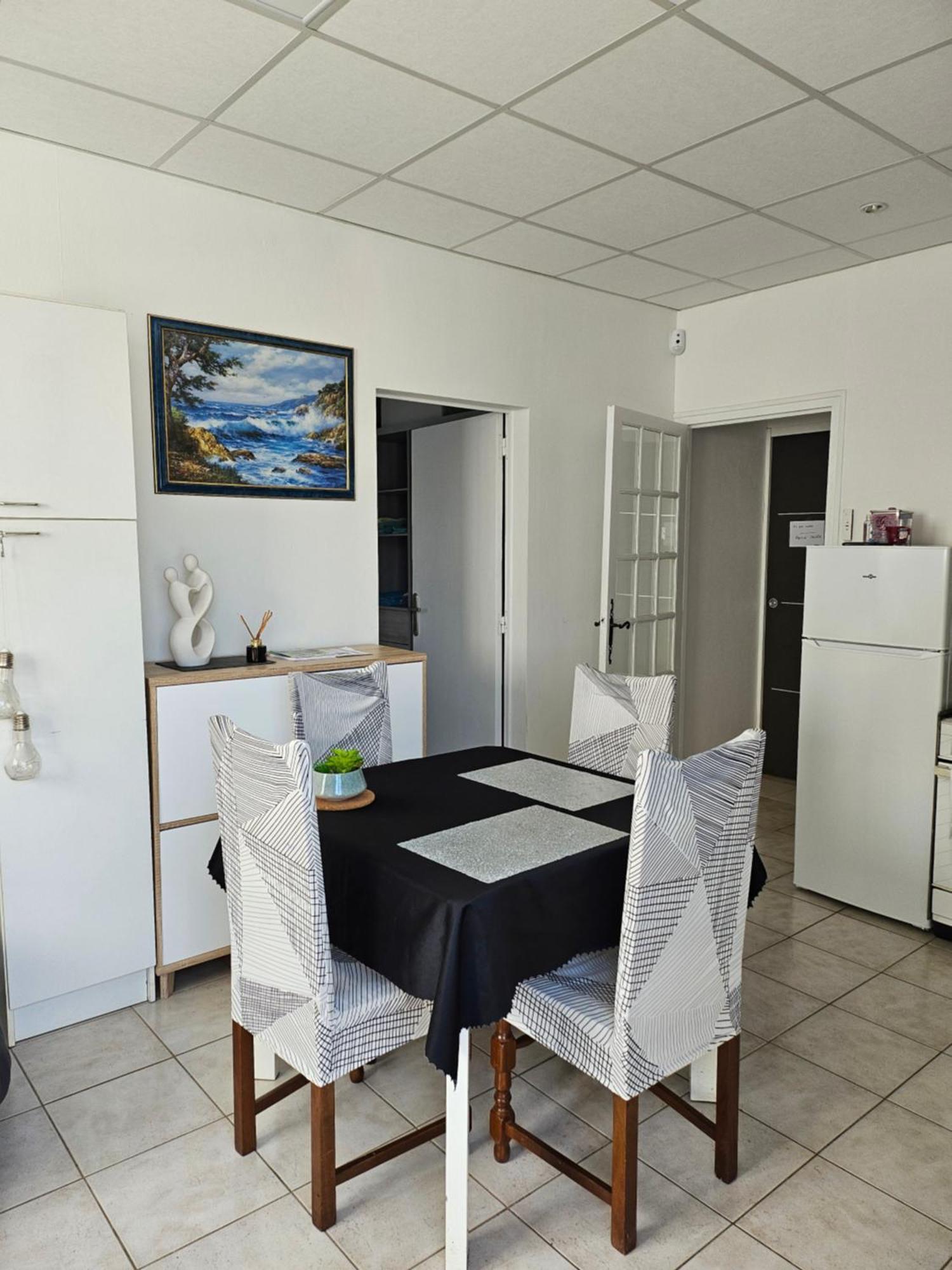 Logement Independant Chez L'Habitant Vouillé Екстериор снимка